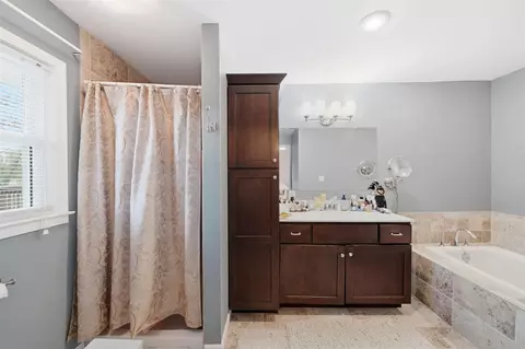 Bath - 1729 Plateau, Jackson, MI 49203 photo 2 of 5