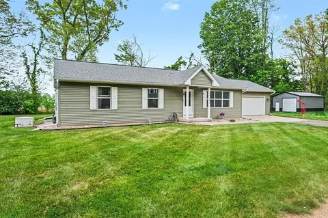 20282 Groveland, Three Rivers, MI 49093