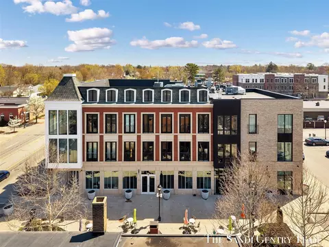 110 W Savidge #302, Spring Lake, MI 49456