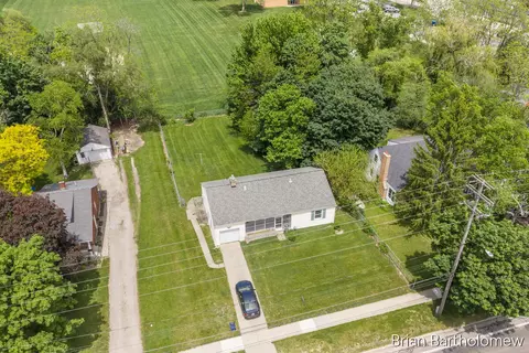 1635 Burton, Grand Rapids, MI 49506