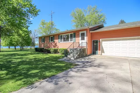 57436 Gearharts Lndg, Three Rivers, MI 49093