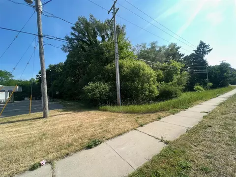 1902 W W Ctr, Portage, MI 49024