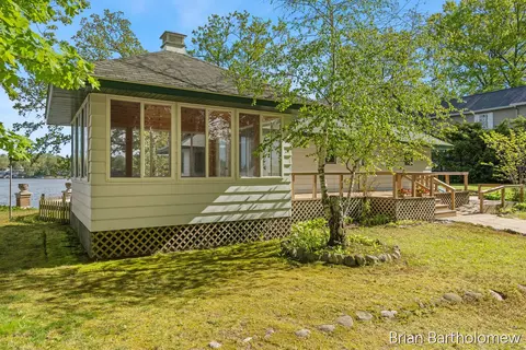 Exterior - 2550 Lakeside, Stanton, MI 48888 photo 10 of 16