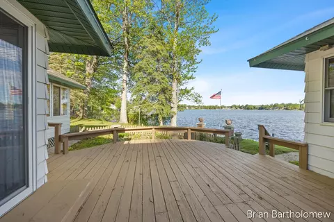 Exterior - 2550 Lakeside, Stanton, MI 48888 photo 12 of 16