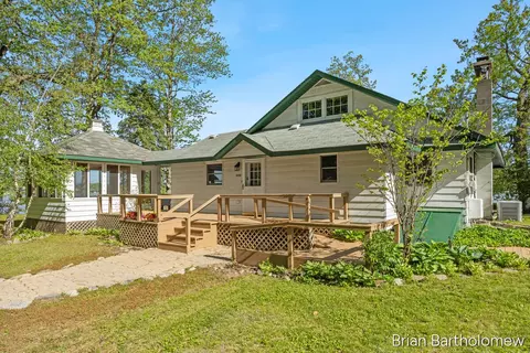 Exterior - 2550 Lakeside, Stanton, MI 48888 photo 9 of 16