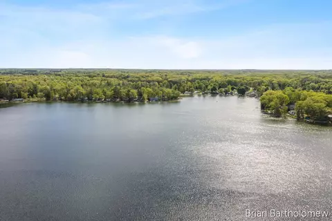 View/Area - 2550 Lakeside, Stanton, MI 48888 photo 2 of 4