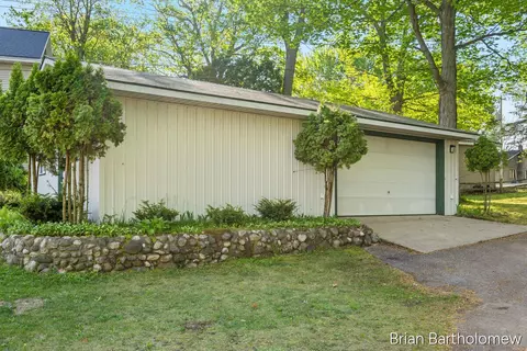 Exterior - 2550 Lakeside, Stanton, MI 48888 photo 11 of 16