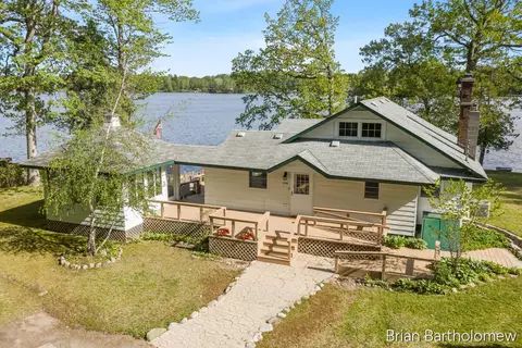 Exterior - 2550 Lakeside, Stanton, MI 48888 photo 6 of 16