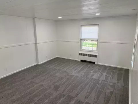 Living - 1038 S West, Jackson, MI 49203 photo 6 of 6