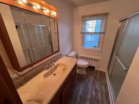Bath - 1038 S West, Jackson, MI 49203 photo 2 of 3