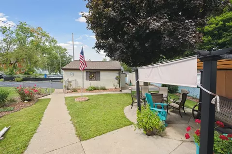 Exterior - 1038 S West, Jackson, MI 49203 photo 3 of 4