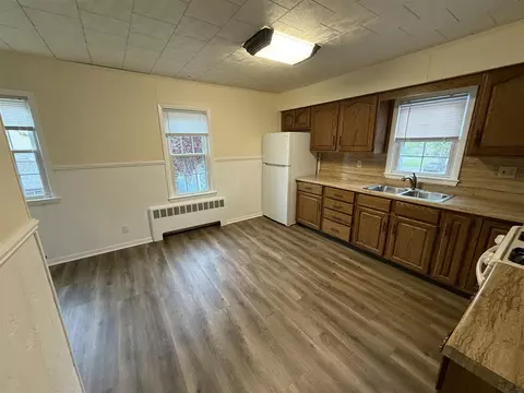 Kitchen - 1038 S West, Jackson, MI 49203 photo 4 of 6
