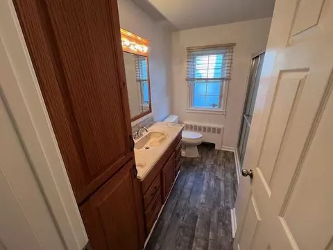 Bath - 1038 S West, Jackson, MI 49203 photo 1 of 3