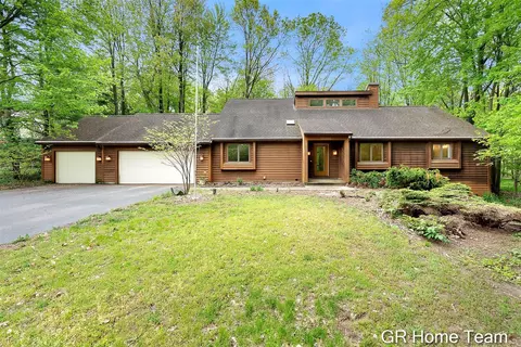 16296 Red Pne, Holland, MI 49424