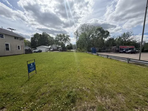 118 S Main, Lawton, MI 49065