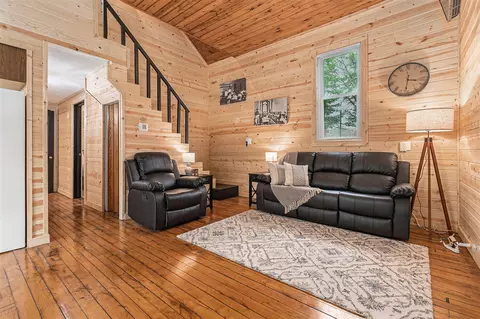 Living - 7777 E Washington, Branch, MI 49402 photo 2 of 3