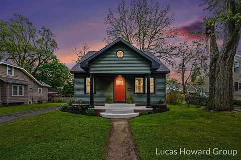 1222 Cambridge, Kalamazoo, MI 49001