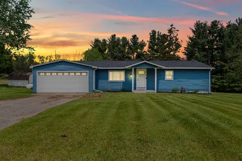 1240 E Hastings Lk, Jonesville, MI 49250