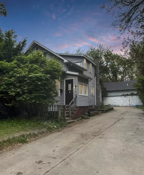 108 Hutchinson, Kalamazoo, MI 49001