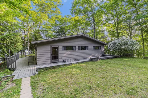 6253 Loggers Ln, Ludington, MI 49431