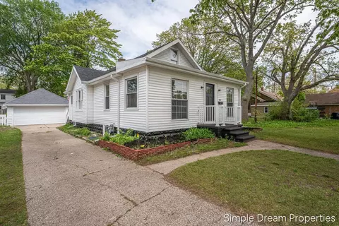 1642 Mills, Muskegon, MI 49445