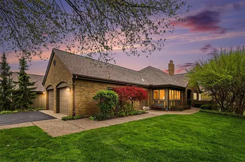 650 Cascade Hills Holw, Grand Rapids, MI 49546