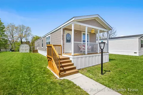 6925 Vinewood, Belmont, MI 49306
