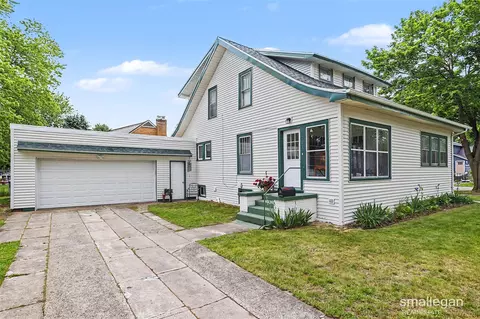 221 S Woodhams, Plainwell, MI 49080