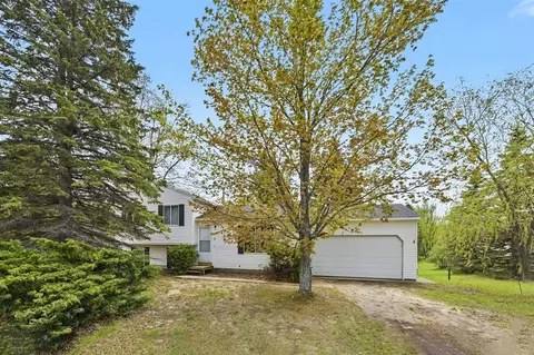 3880 Whispering Oaks, Traverse City, MI 49696