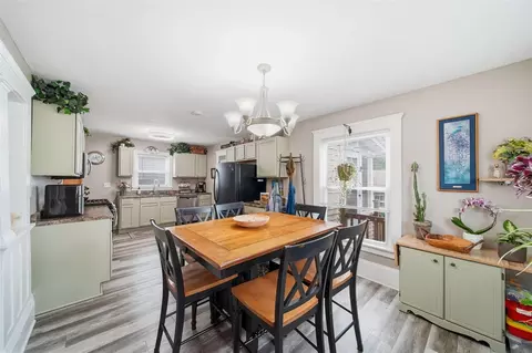 Dining - 1403 Lansing, Jackson, MI 49202 photo 2 of 2