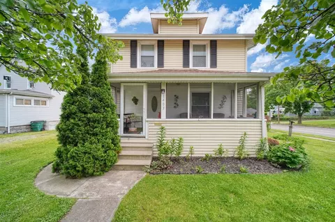 Exterior - 1403 Lansing, Jackson, MI 49202 photo 4 of 18