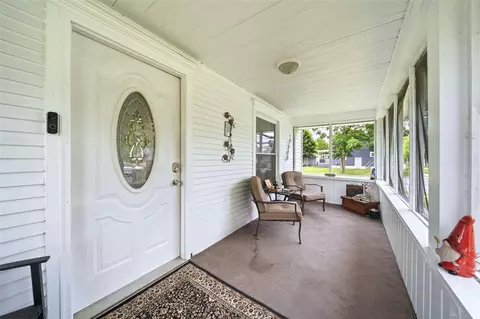 Exterior - 1403 Lansing, Jackson, MI 49202 photo 5 of 18