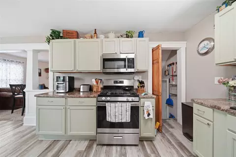 Kitchen - 1403 Lansing, Jackson, MI 49202 photo 3 of 3