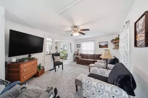Living - 1403 Lansing, Jackson, MI 49202 photo 1 of 2