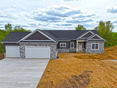 70055 Ashley, Edwardsburg, MI 49112