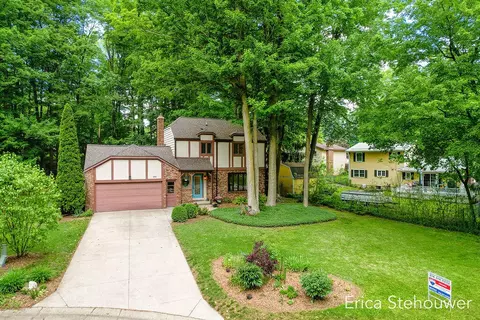 8659 Ridgecrest, Byron Center, MI 49315