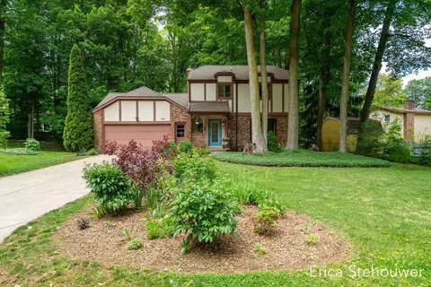 8659 Ridgecrest, Byron Center, MI 49315