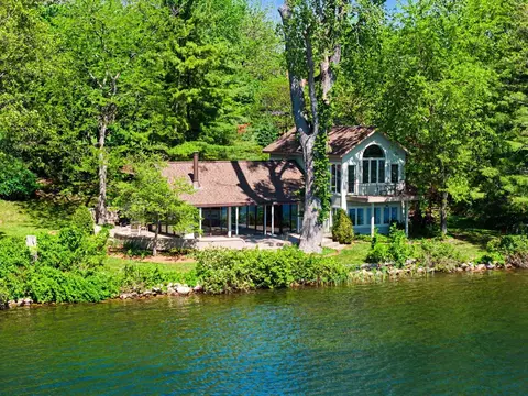 7816 Stonehedge Vly, Gregory, MI 48137