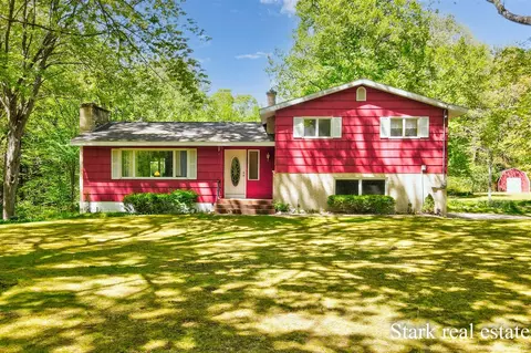 2816 E Mount Garfield, Muskegon, MI 49444