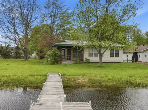17079 5th, Barryton, MI 49305