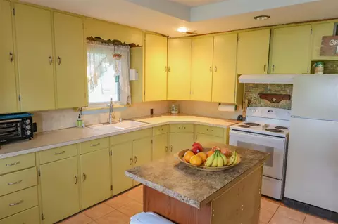 Kitchen - 2831 Hemlock, Quincy, MI 49082 photo 1 of 1