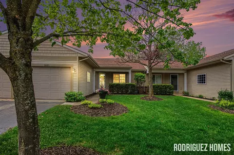 2621 Cascade Pl, Grand Rapids, MI 49546