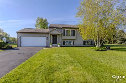 1176 Treeway, Sparta, MI 49345