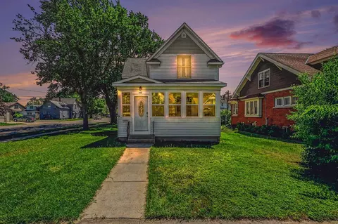 40 W 18th, Holland, MI 49423
