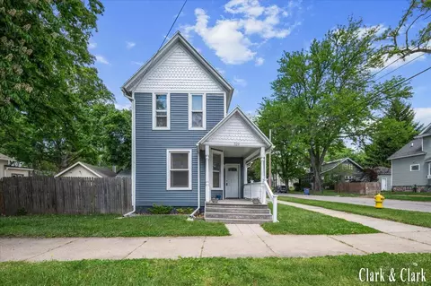 529 Carrier, Grand Rapids, MI 49505