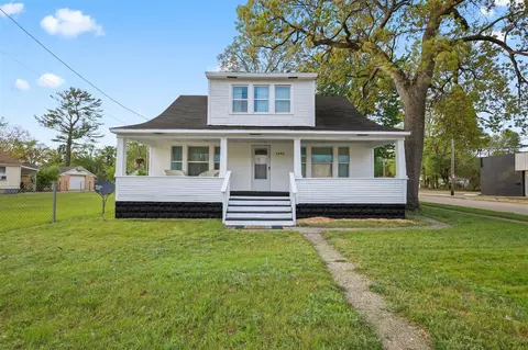 1294 E Apple, Muskegon, MI 49442