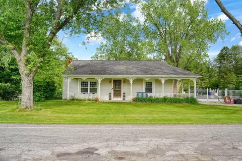 6541 Ackerson Lk, Jackson, MI 49201