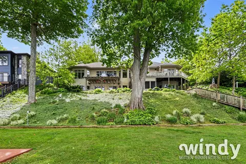 7897 Lakewood, Coloma, MI 49038
