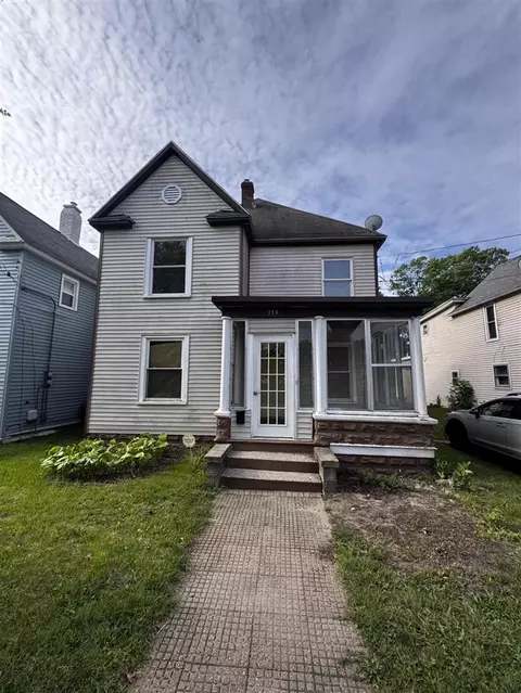 718 Sherman St SE #2, Grand Rapids, MI 49503