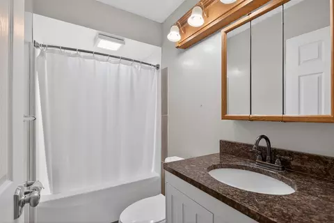 Bath - 9163-9165 Cady, Jackson, MI 49201 photo 1 of 4